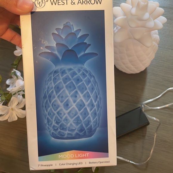 Light up room decor bundle​​ - Picture 5 of 8